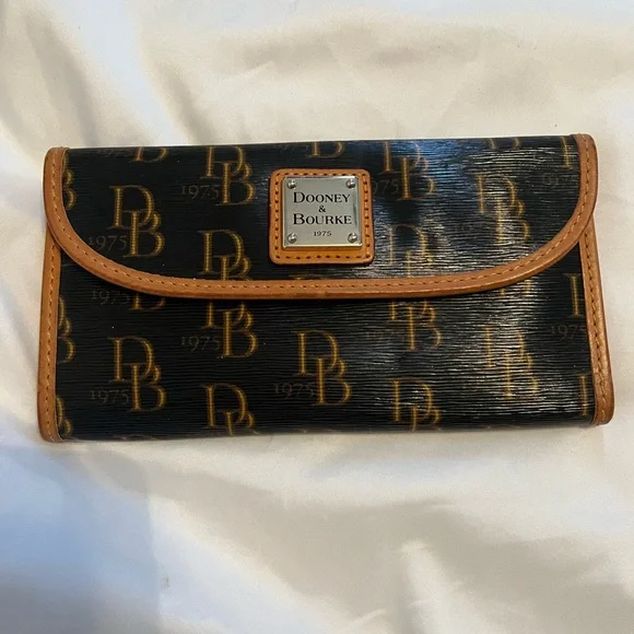 Dooney & Bourke Black/Tan Coated Canvas Satchel/Shoulder Bag AND Matching Wallet - Picture 10 of 15